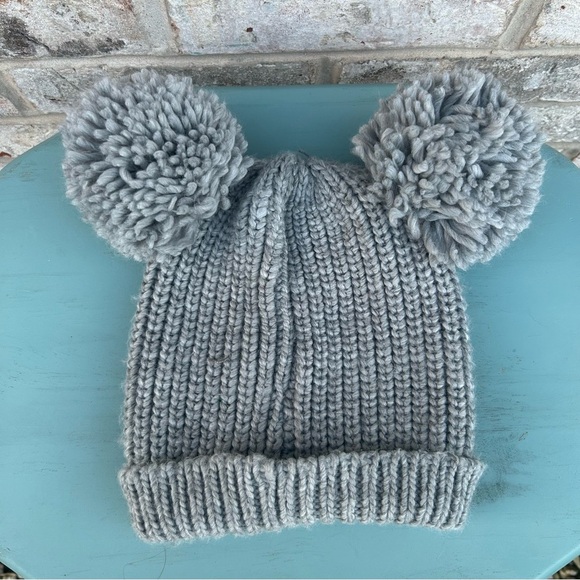 Disney Minnie Mouse Gray Pom Pom Beanie Hat - Picture 2 of 7